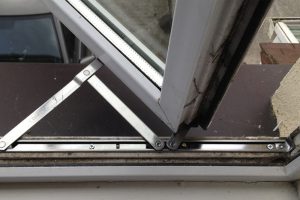 آموزش تعمیرات و رگلاژ پنجره دو جداره